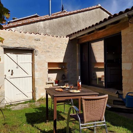 La Maison De Thomas Saint-Amant-de-Boixe Luaran gambar
